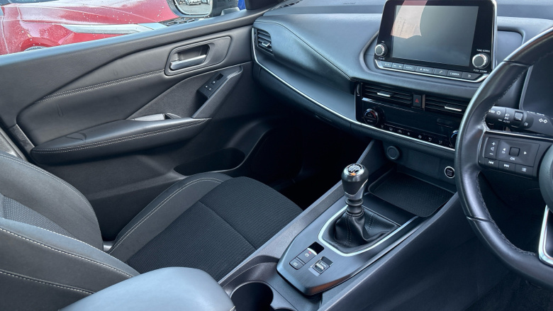 Nissan Qashqai 1.3 DiG-T MH Acenta Premium 5dr Petrol Hatchback